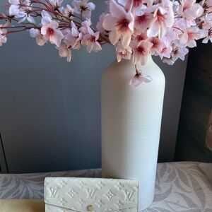 Louis Vuitton Cream Sarah leather wallet